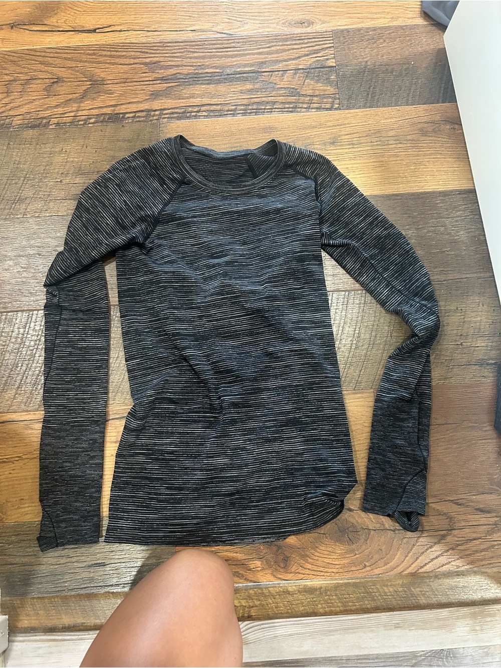 Lululemon long sleeve swiftly